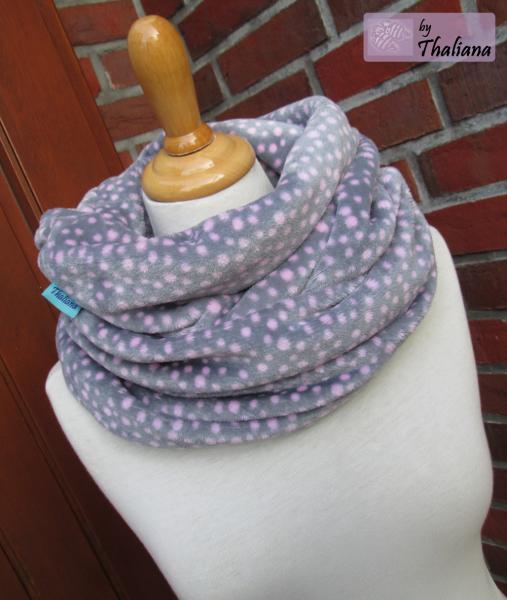 PUENKTCHEN-hellgraür-Loop-mit-Punkten-Loopschal