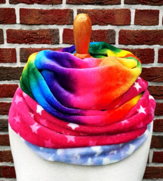 Preview: farbenfroher Regenbogen Loop-Schal
