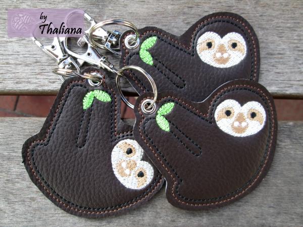 Preview: Übersichtsbild Faultier-Taschenanhänger