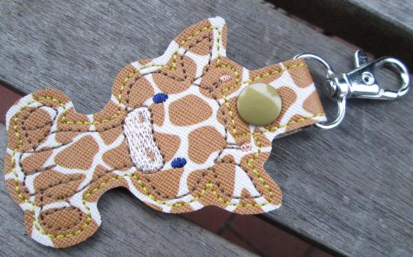 Preview: Panda-Schlüsselanhänger mit rotem Knopf