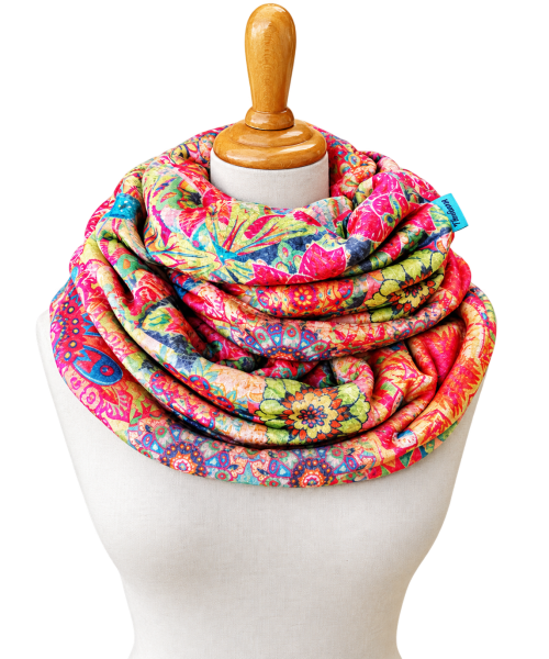 farbenfroher Loop-Schal aus Wellnessfleece mit Mandala-Motiv