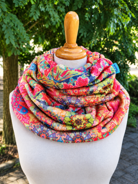 Preview: bunter Loop-Schal mit Mandala-Motiv