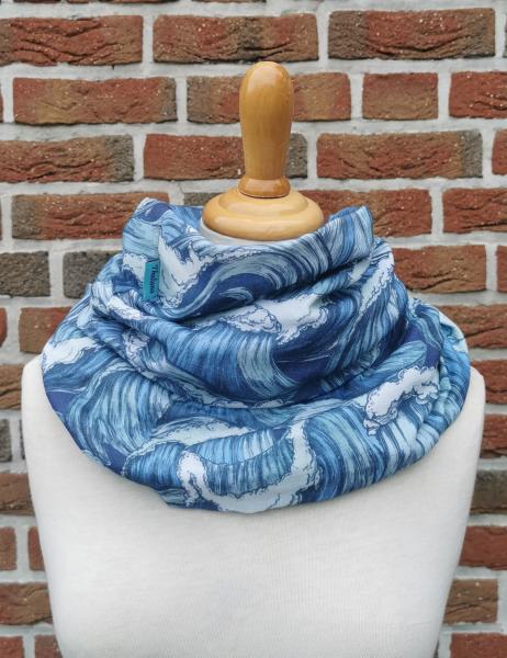 Preview: WAVES traumhafter leichter Schal mit Wellenmotiv aus Musselin