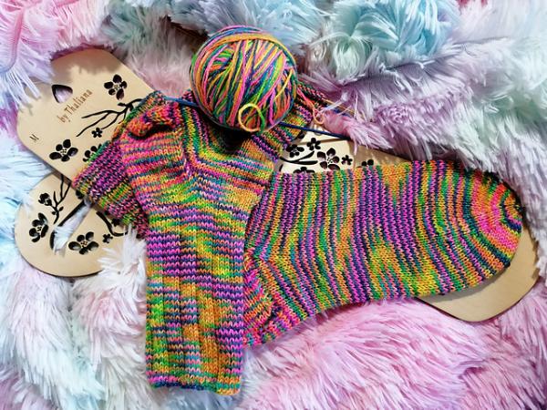 Preview: Socken mit GLITZER 38/39 UNIKAT handgestrickt warm waschbar knallbunt