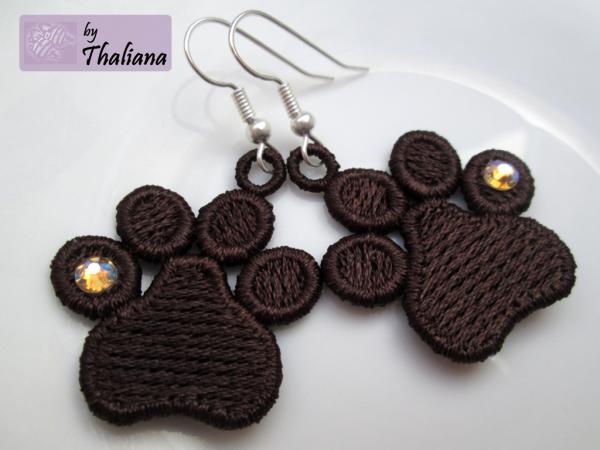 Preview: PFOTEN-Ohrringe - federleicht FSL gestickt braun mit Glitzer für Hundeliebhaber