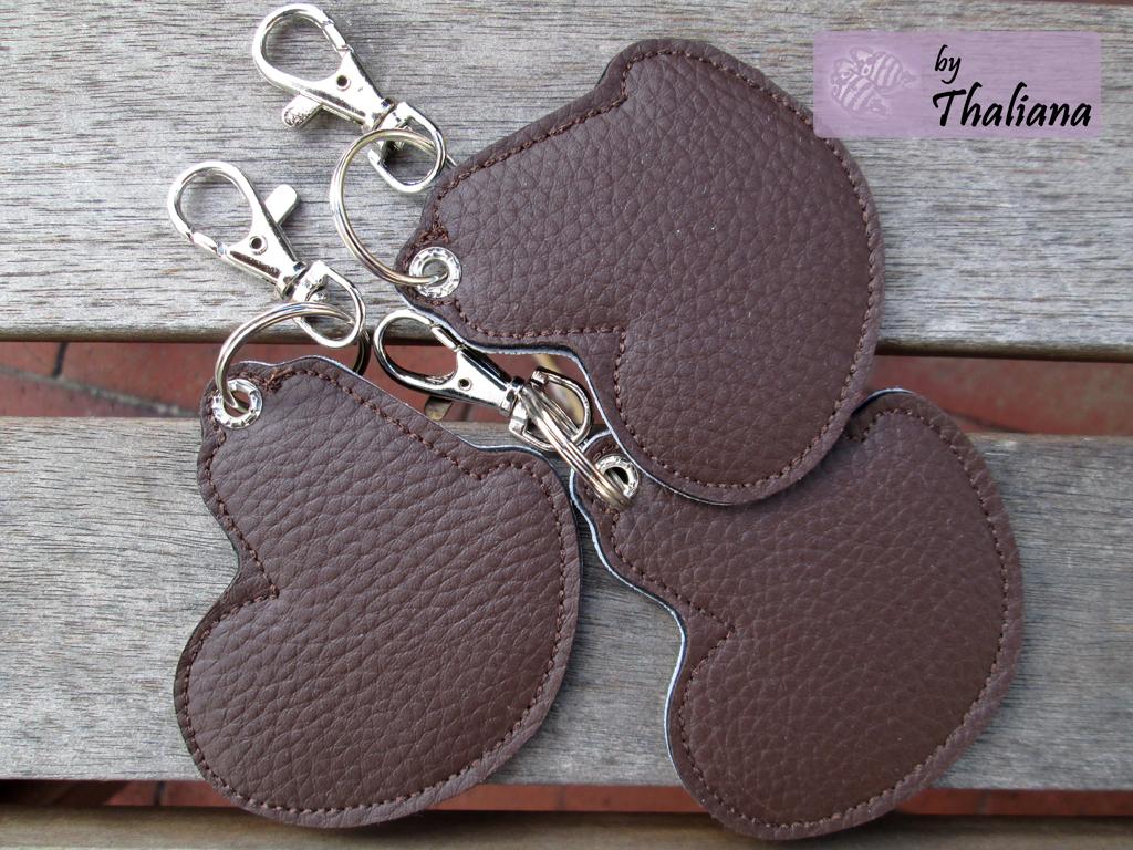 Rückseite des Faultier-Taschenanhängers