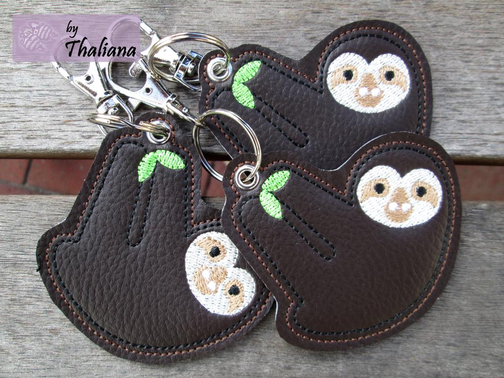 Übersichtsbild Faultier-Taschenanhänger