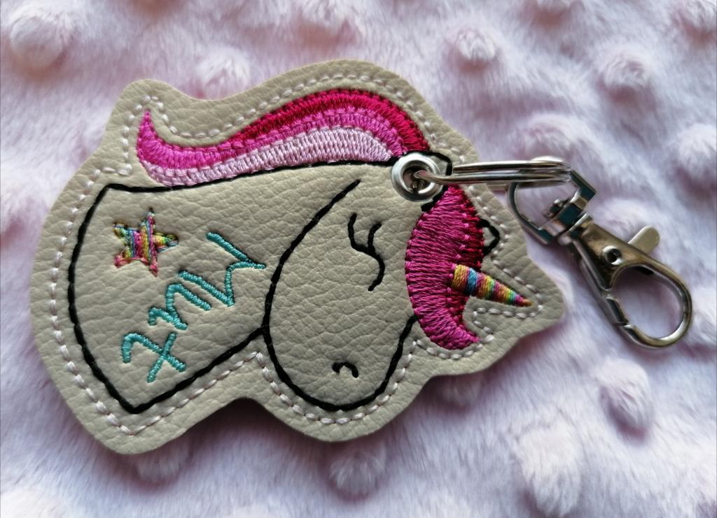 personalisierbarer-Anhänger-rainbow-Einhorn-Name