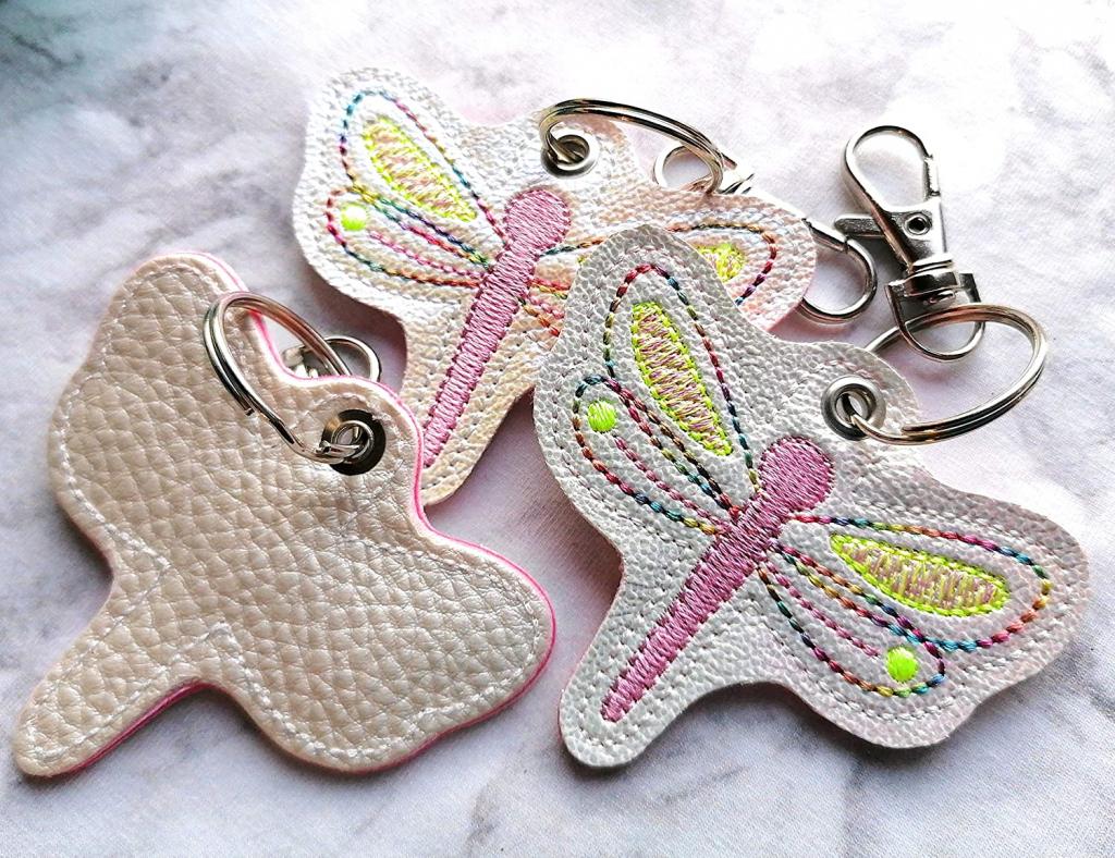 Rückseite der Libellen-Schlüsselanhänger