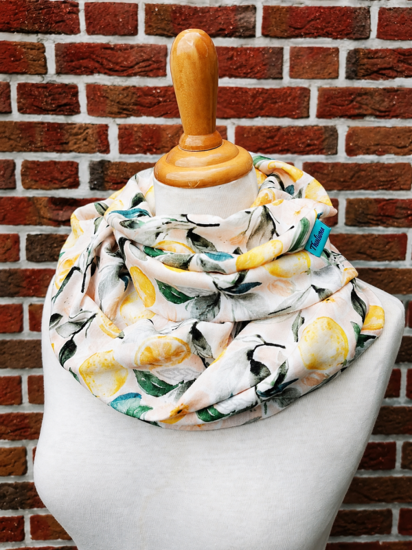 Musselin-Loop-Schal mit Zitronen-Motiv