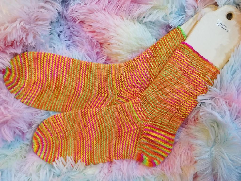 Socken 38/39 UNIKAT handgestrickt kuschelig weich waschbar pink neon gelb orange
