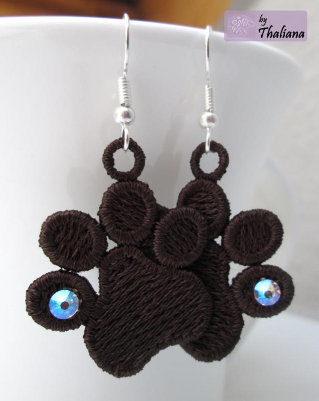 PFOTEN-Ohrringe - federleicht FSL gestickt braun mit Glitzer für Hundeliebhaber