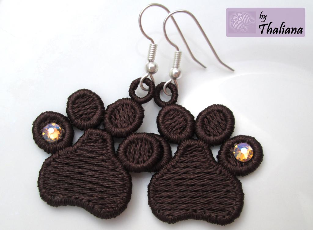 PFOTEN-Ohrringe - federleicht FSL gestickt braun mit Glitzer für Hundeliebhaber