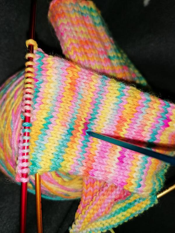 gestrickte Socken in der Entstehung